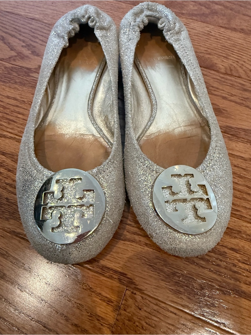 Tory Burch Glitter Ballet Flats with Logo Disc in Metallic Gold